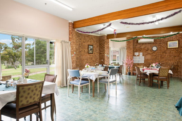 Condobolin-Wiliiam-Beech-Gardens-Dining-768x512 | RSL LifeCare - provide care and service to war veterans, retirement villages and accommodation, aged care services and assisted living