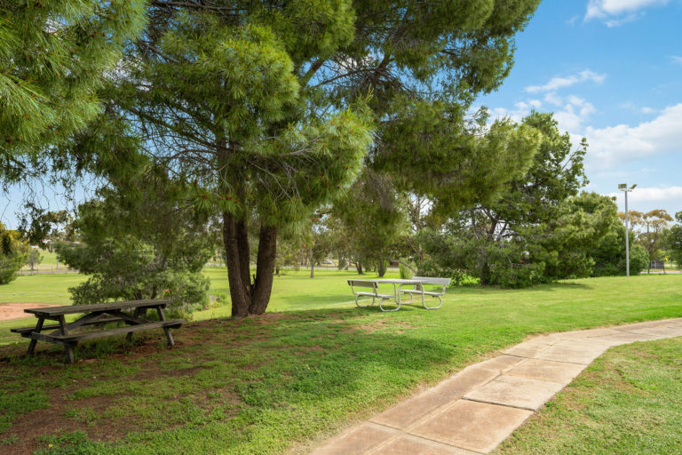 Condobolin-Wiliiam-Beech-Gardens-Garden-4-768x512 | RSL LifeCare - provide care and service to war veterans, retirement villages and accommodation, aged care services and assisted living