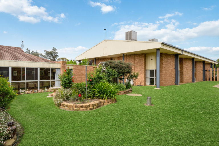Condobolin-Wiliiam-Beech-Gardens-Garden-5-768x512 | RSL LifeCare - provide care and service to war veterans, retirement villages and accommodation, aged care services and assisted living