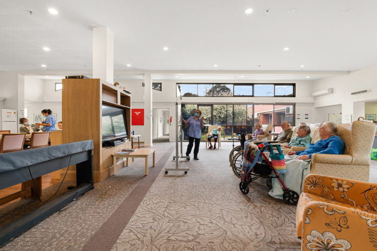 Lyneham_Sir_Leslie_Moorehead_Manor_Sitting-4-768x513 | RSL LifeCare - provide care and service to war veterans, retirement villages and accommodation, aged care services and assisted living
