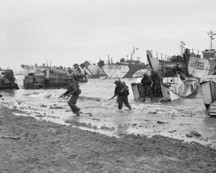 D-Day-landings-Gold-Beach-IWM-B5246 | RSL LifeCare - provide care and service to war veterans, retirement villages and accommodation, aged care services and assisted living