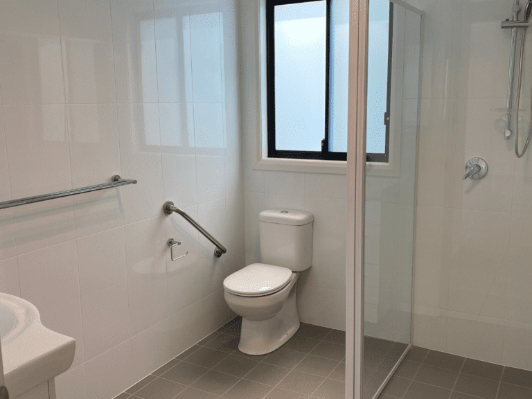 Horizons-Village-Dubbo-Newell-118-bathroom-768x576 | RSL LifeCare - provide care and service to war veterans, retirement villages and accommodation, aged care services and assisted living